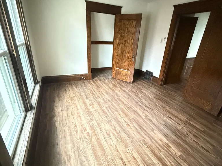 333 Laurel Blvd — Photo 10