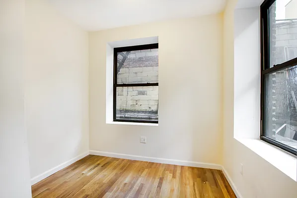 Rented by Compass | media 33