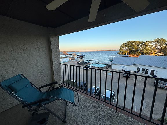 3rd image of 1933 Island Cir APT B211