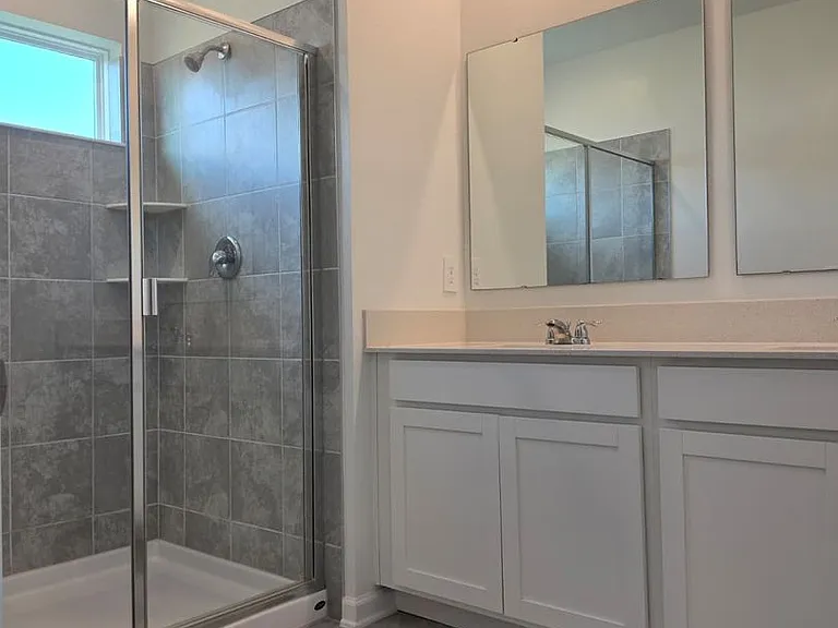 3330 Laurent Loop — Photo 13