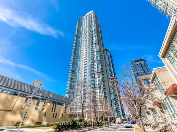 35 Mariner Ter #3912, Toronto, ON M5V 3V9