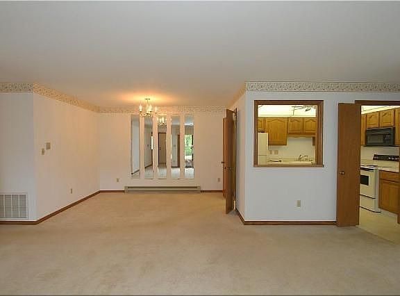 2nd image of 1445 Sun Valley Dr Unit 101