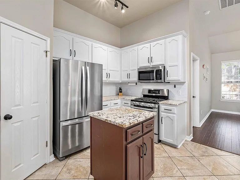 3704 Runnels Ct — Photo 11