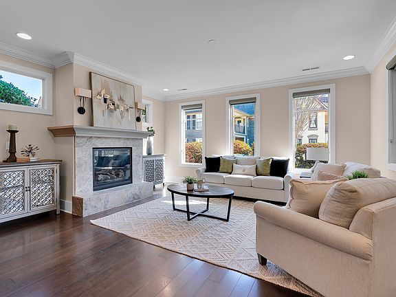 4th image of 1 Village Mews Rd