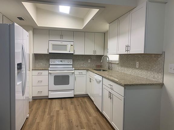 4th image of 22187 Breezeswept Ave
