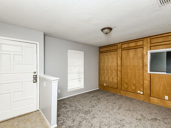 2nd image of 1201 Saturn St