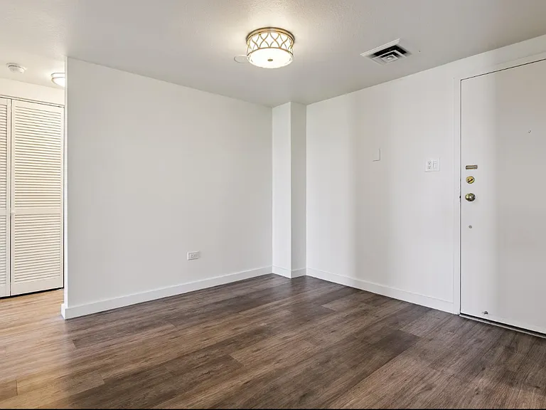 Cheesman Club Apartments — Photo 17