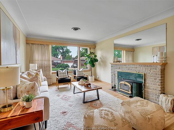 4th image of 273 Henkel Pl