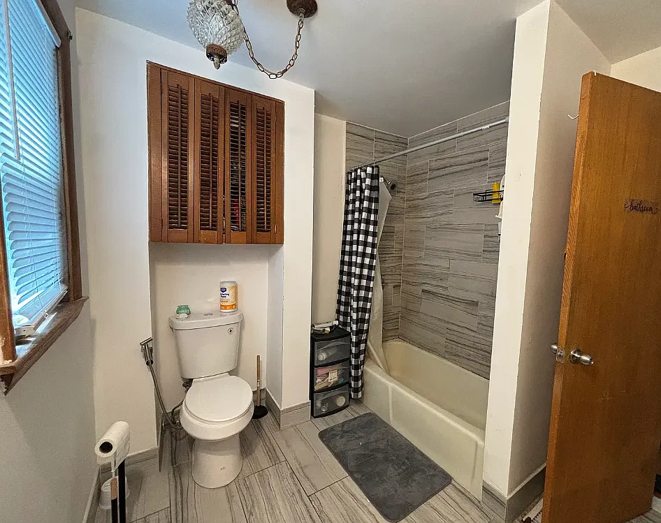 3 bed, 9999 sqft, $3,900 — Photo 4