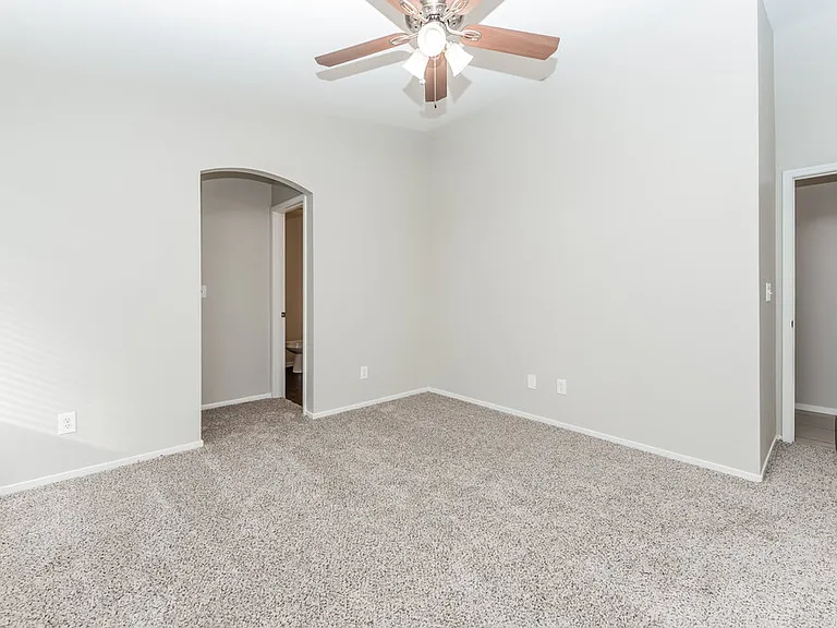3009 Honeysuckle Ave — Photo 8