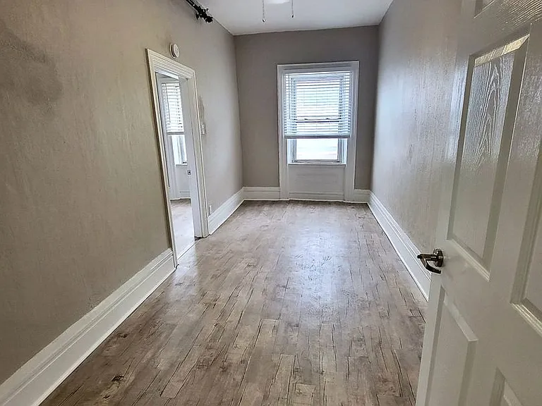 607 E Carson St — Photo 12