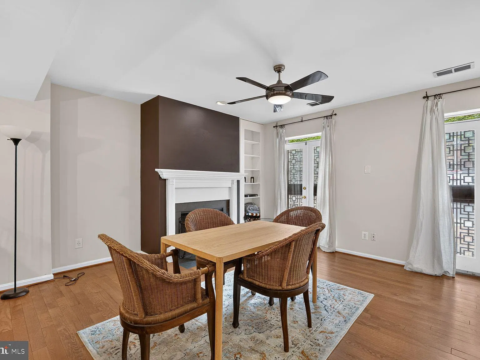 Central — Photo 3