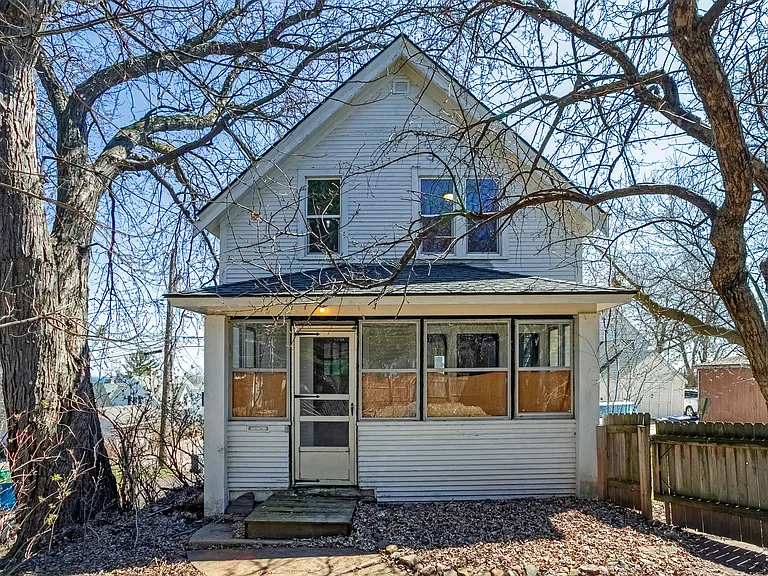 512 E 8th St — Photo 37