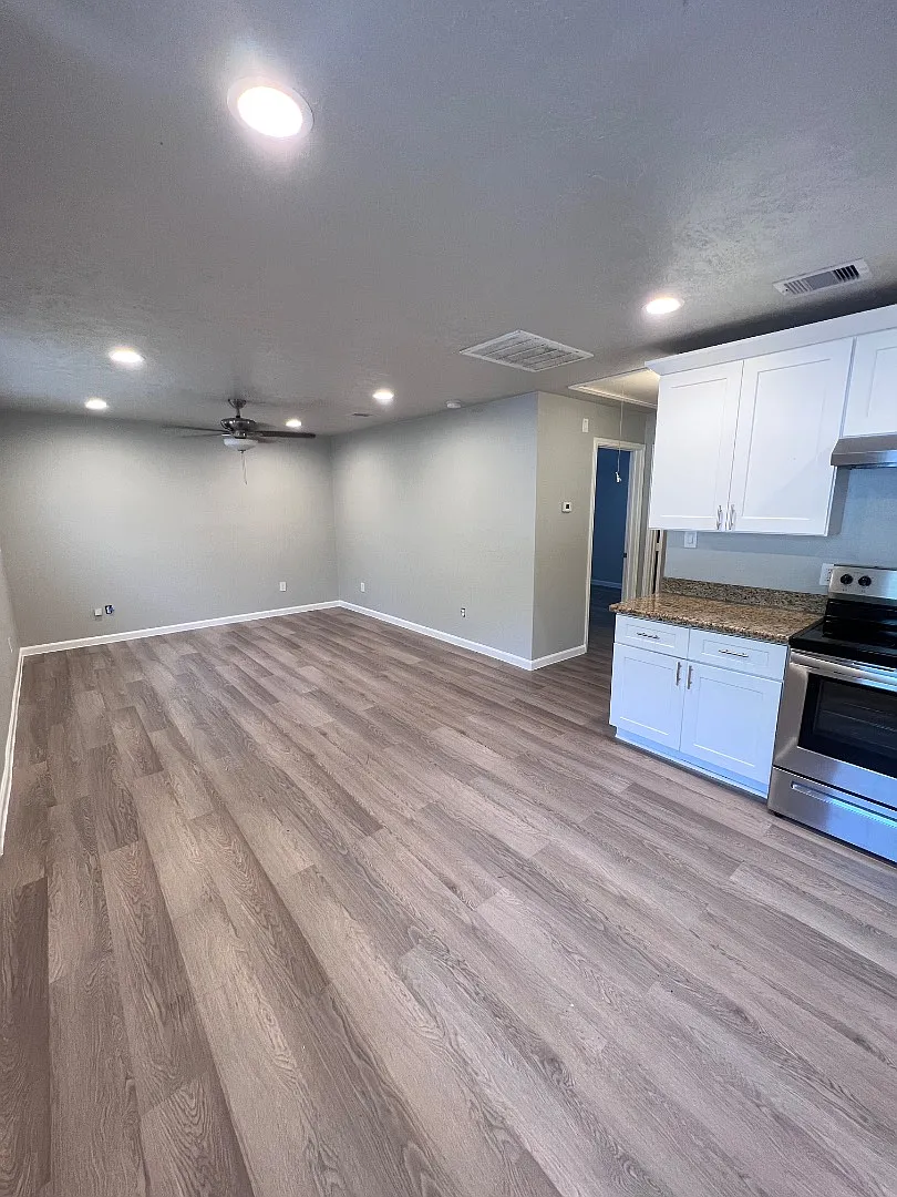 23450 Johnson Rd - D5 — Photo 3