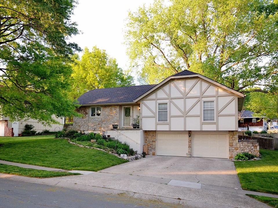 1st image of 3813 NE Beechwood Dr