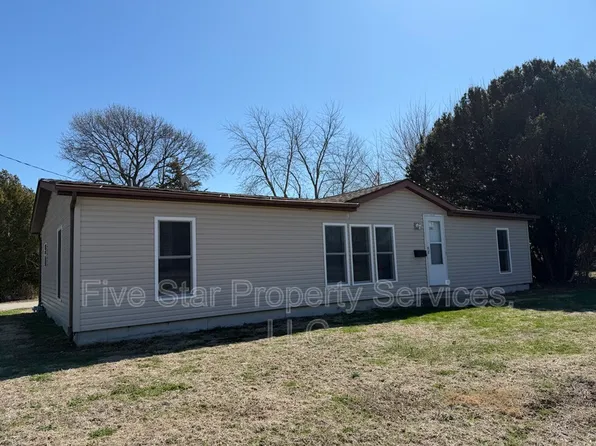 101 S Kennedy Ave, Auburn, IL 62615