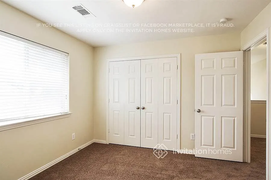 1312 W Branch Hollow Dr Carrollton, TX 75007 — Photo 2