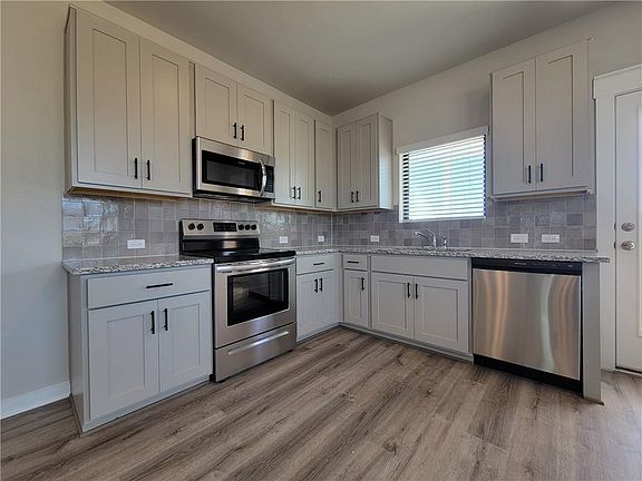 2nd image of 537-537D Fieldwood Dr