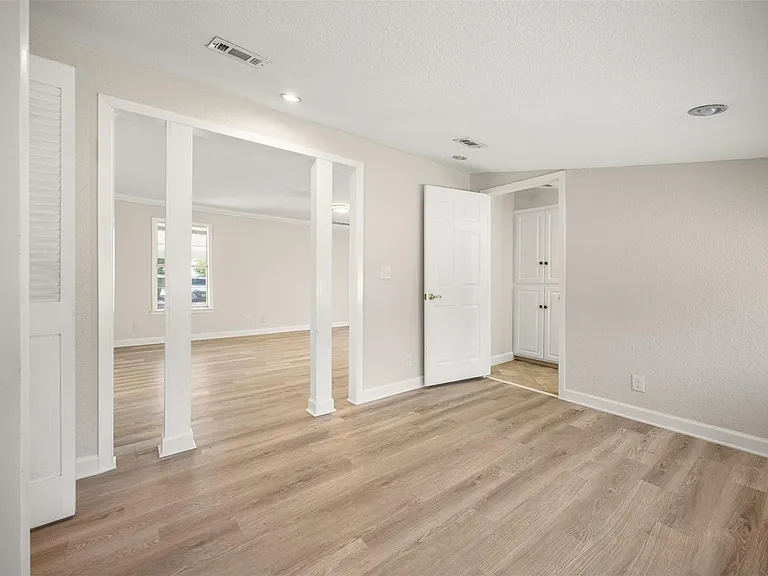 109 S Cedar St — Photo 12