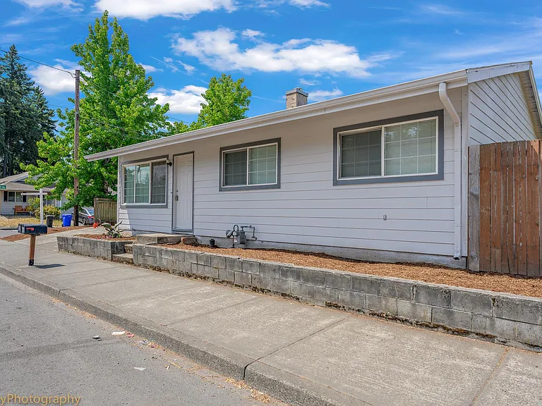 1327 SE 182nd Ave #B — Photo 10