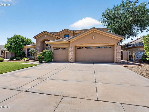 3rd image of 857 E CARLA VISTA Drive