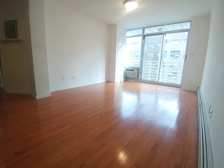 31 Monroe St #8B — Photo 8