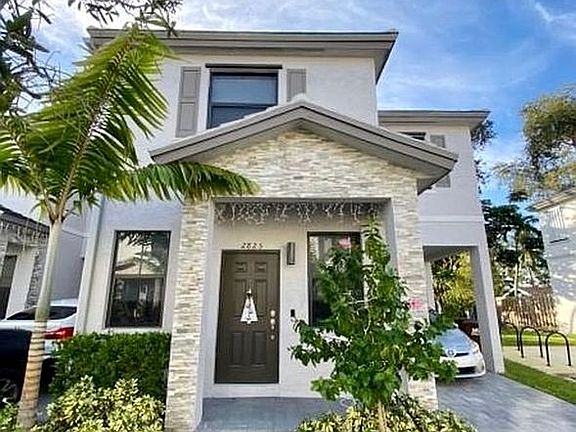 2nd image of 2825 SW 17th Ave #2825