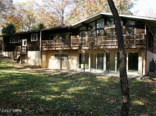 18408 Beech Ln, Triangle, VA 22172