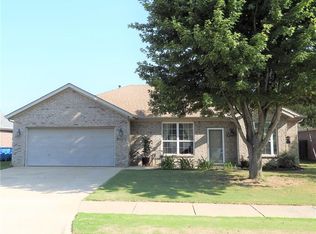 3806 SW Surrey Ave, Bentonville, AR 72712