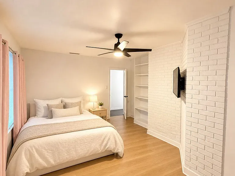 12612 Martha St — Photo 3