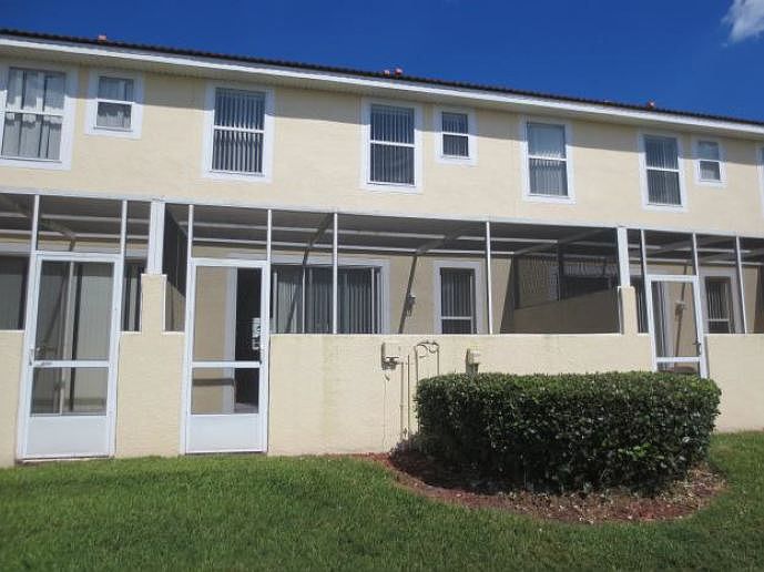 2nd image of 4714 Hemingway House St