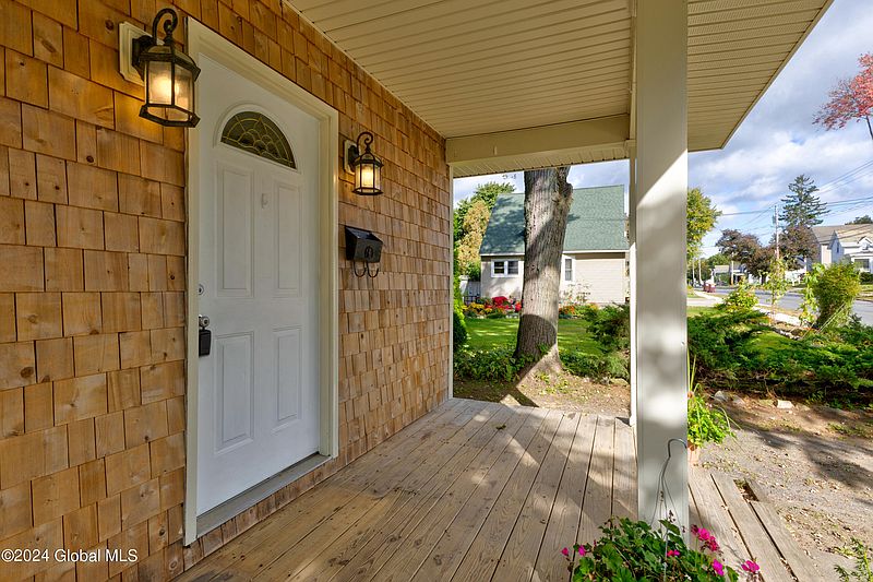 3rd image of 27 Haskell Avenue