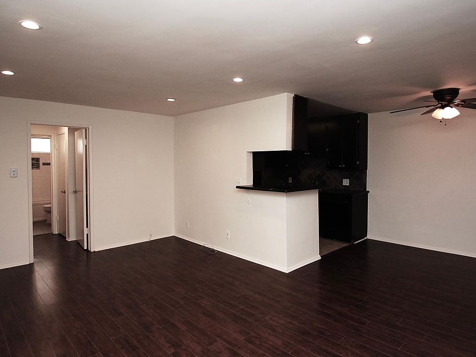 1st image of 3709 Jasmine Ave #209