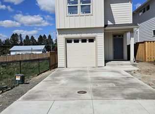 856 Chestnut Way, Silverton, OR 97381