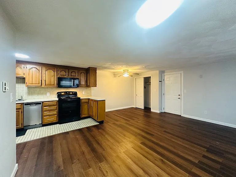 222 School St #4 — Photo 3