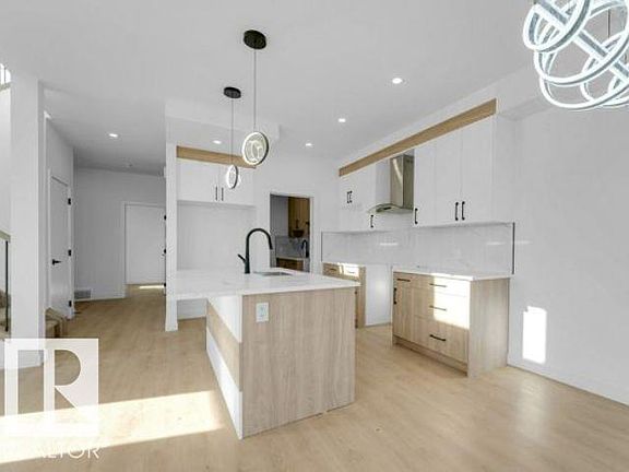 3rd image of 3618 39th Ave