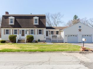 5 Cedar Grove Ave, Tyngsboro, MA 01879