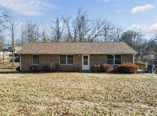 2001 Woodhaven Dr, Bedford, VA 24523