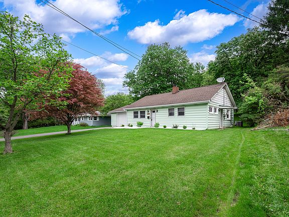 4th image of 174 Mulberry Ln