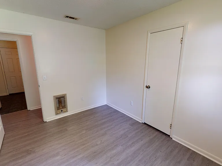 901 E Grubbs St — Photo 14