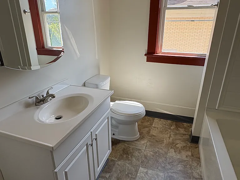 385 Lawson Ave #2 — Photo 11