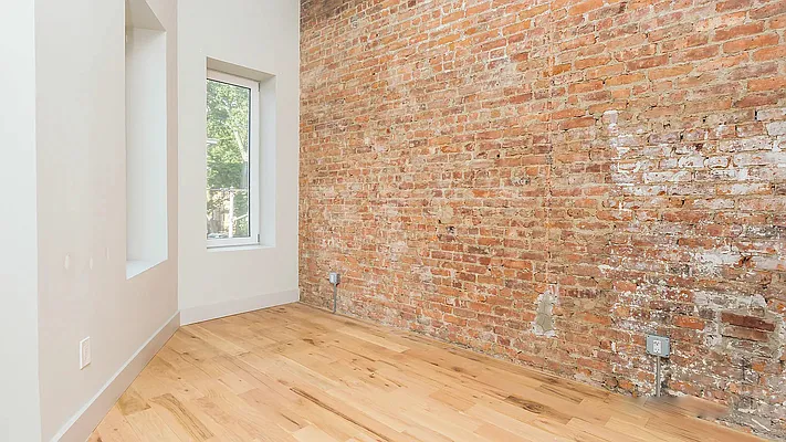 Rented by The Property Firm | media 6