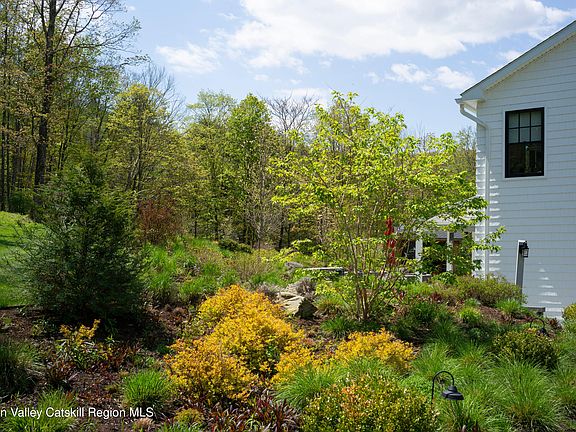 3rd image of 303 Mount Ross Road