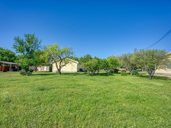 4th image of 211 Oakleaf Drive