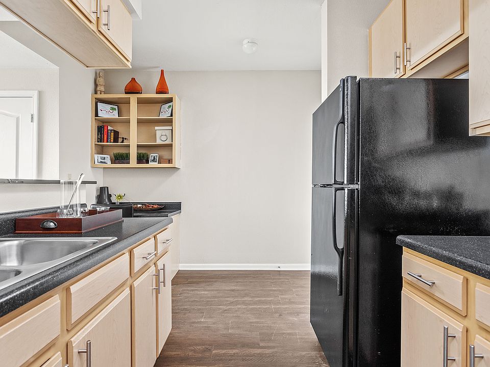 Kitchen Side View - Kings Landing