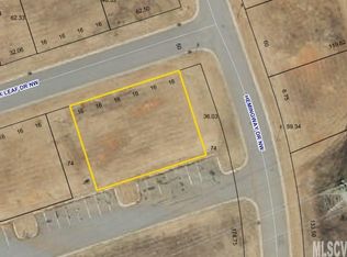 1555 Oak Leaf Dr NW, Hickory, NC 28601