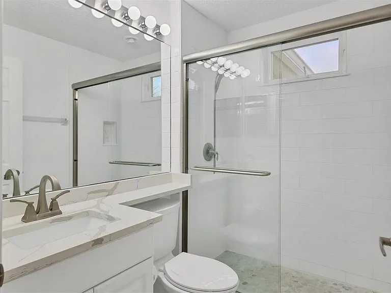 7269 Fountain Palm Cir — Photo 20