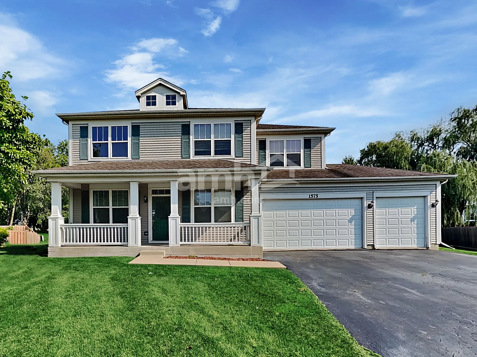 4 bed, 2.5 bath, 2690 sqft, $3,985 — Photo 1