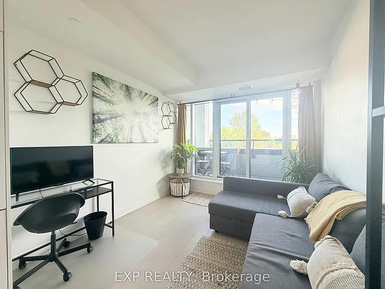 560 Rideau St #423 — Photo 2