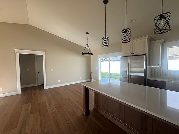 3rd image of 1362 Haizlee Way